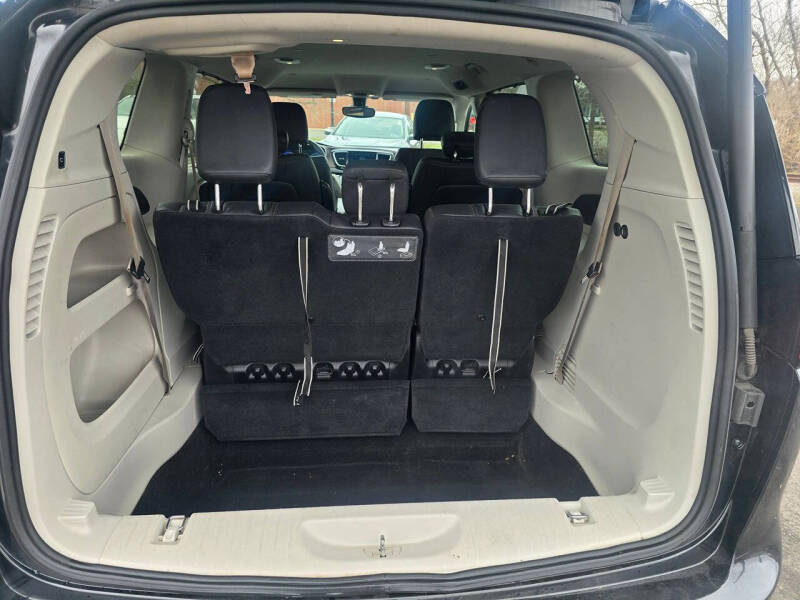 2017 Chrysler Pacifica Touring-L