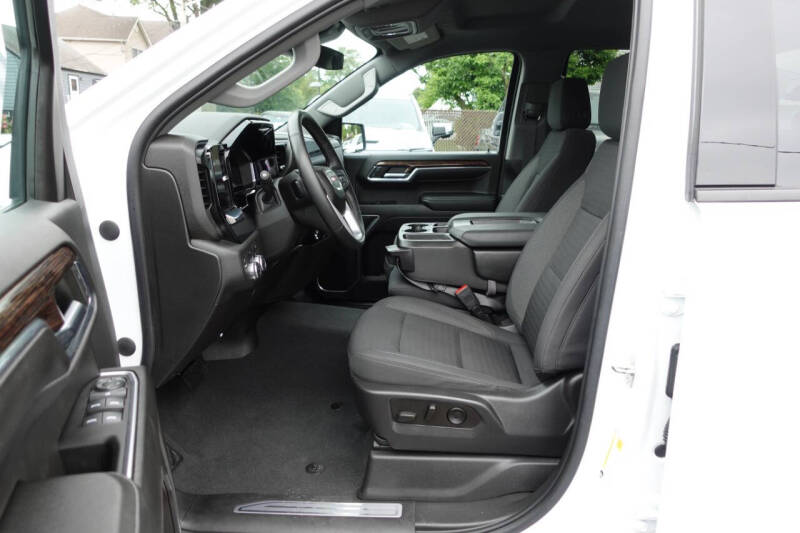 2023 GMC Sierra 1500 Elevation Standard