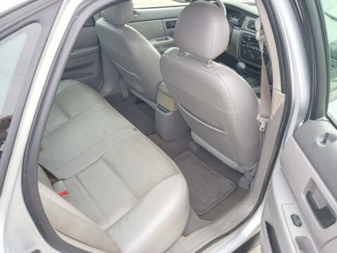 2005 Ford Taurus SE