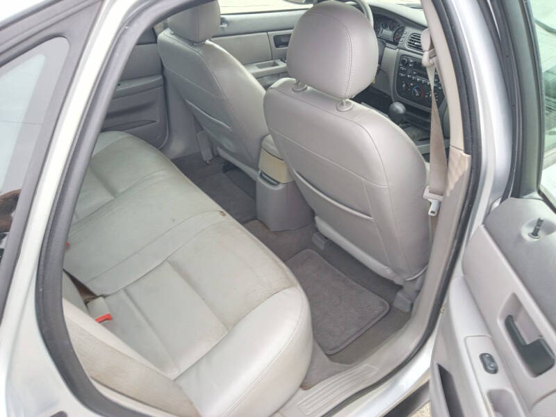 2005 Ford Taurus SE