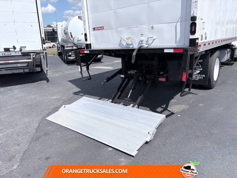 2019 Freightliner M2 106