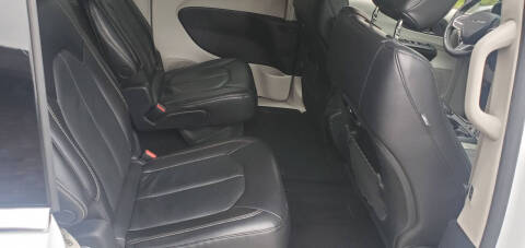 2022 Chrysler Pacifica Touring L