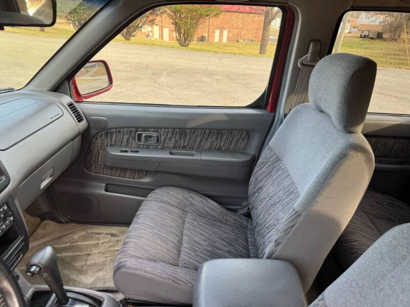 2000 Nissan Frontier XE