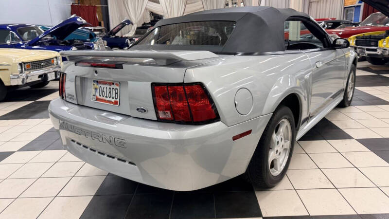 2002 Ford Mustang Deluxe