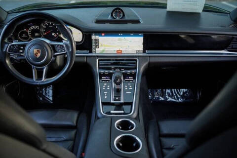 2018 Porsche Panamera 4
