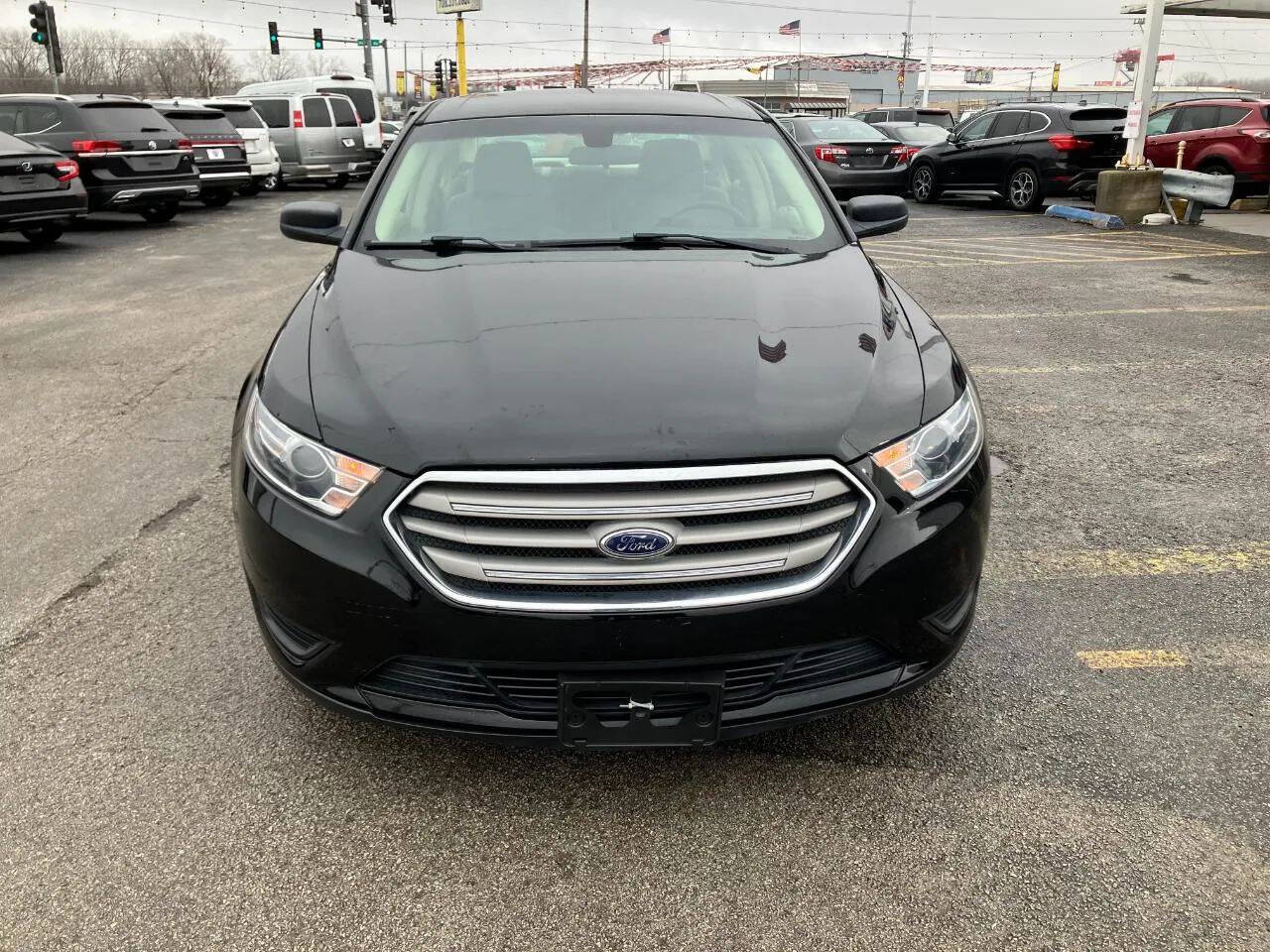 Black 2018 Ford Taurus SE SE 4dr Sedan 2