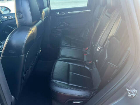 2014 Porsche Cayenne GTS