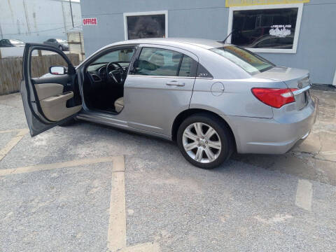 2013 Chrysler 200 Touring