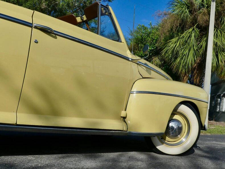 1948 Ford Super Deluxe