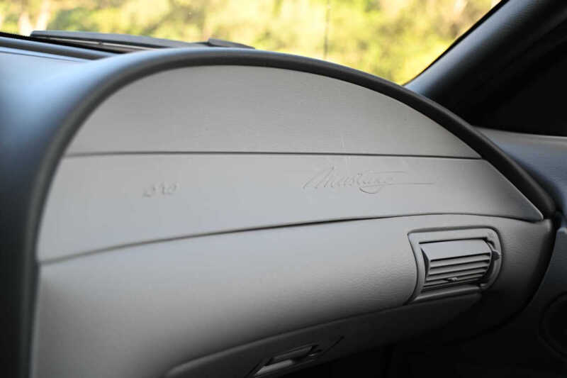 2000 Ford Mustang