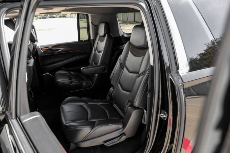 2016 Cadillac Escalade ESV Luxury Collection