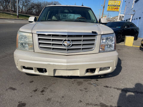 2004 Cadillac Escalade EXT for sale at Ideal Cars in Hamilton OH