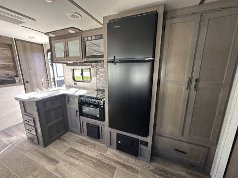 2021 Gulfstream Enlighten