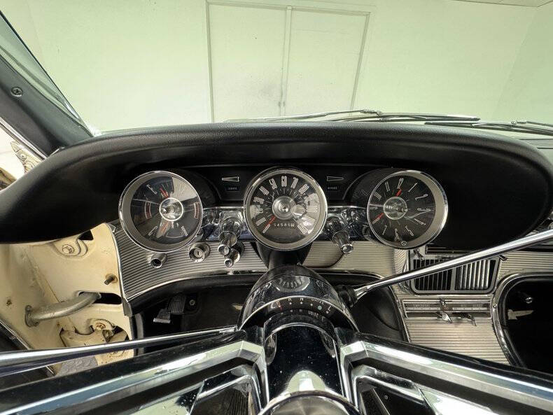 1963 Ford Thunderbird