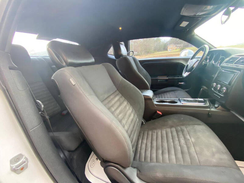 2012 Dodge Challenger SXT