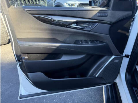 2019 Cadillac Escalade Platinum