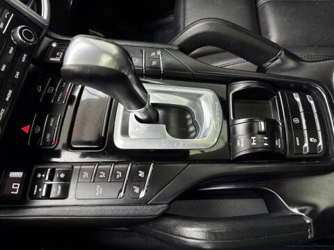 2018 Porsche Cayenne Platinum Edition