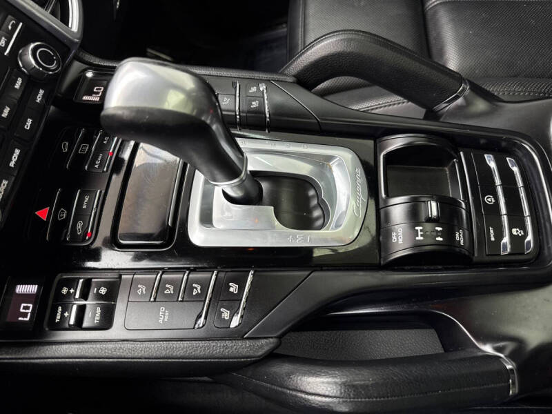 2018 Porsche Cayenne Platinum Edition