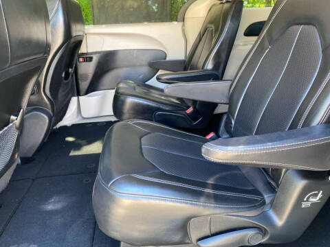 2020 Chrysler Voyager LXi