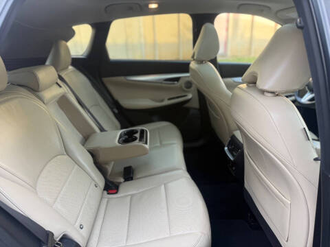 2019 Infiniti QX50 Essential