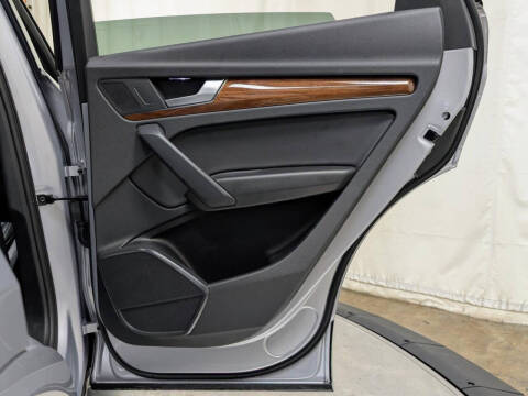 2023 Audi Q5 quattro Premium 40 TFSI