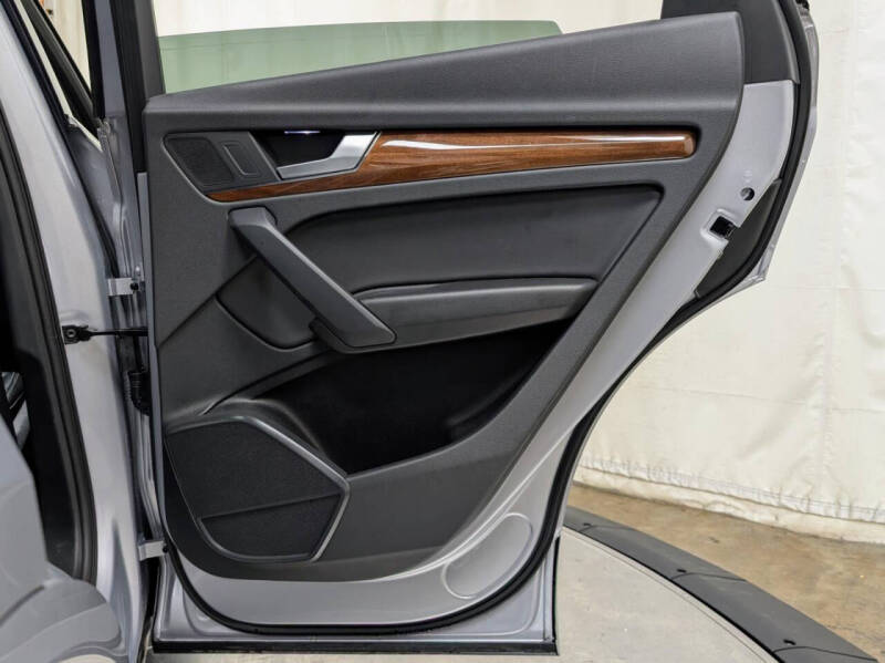 2023 Audi Q5 quattro Premium 40 TFSI