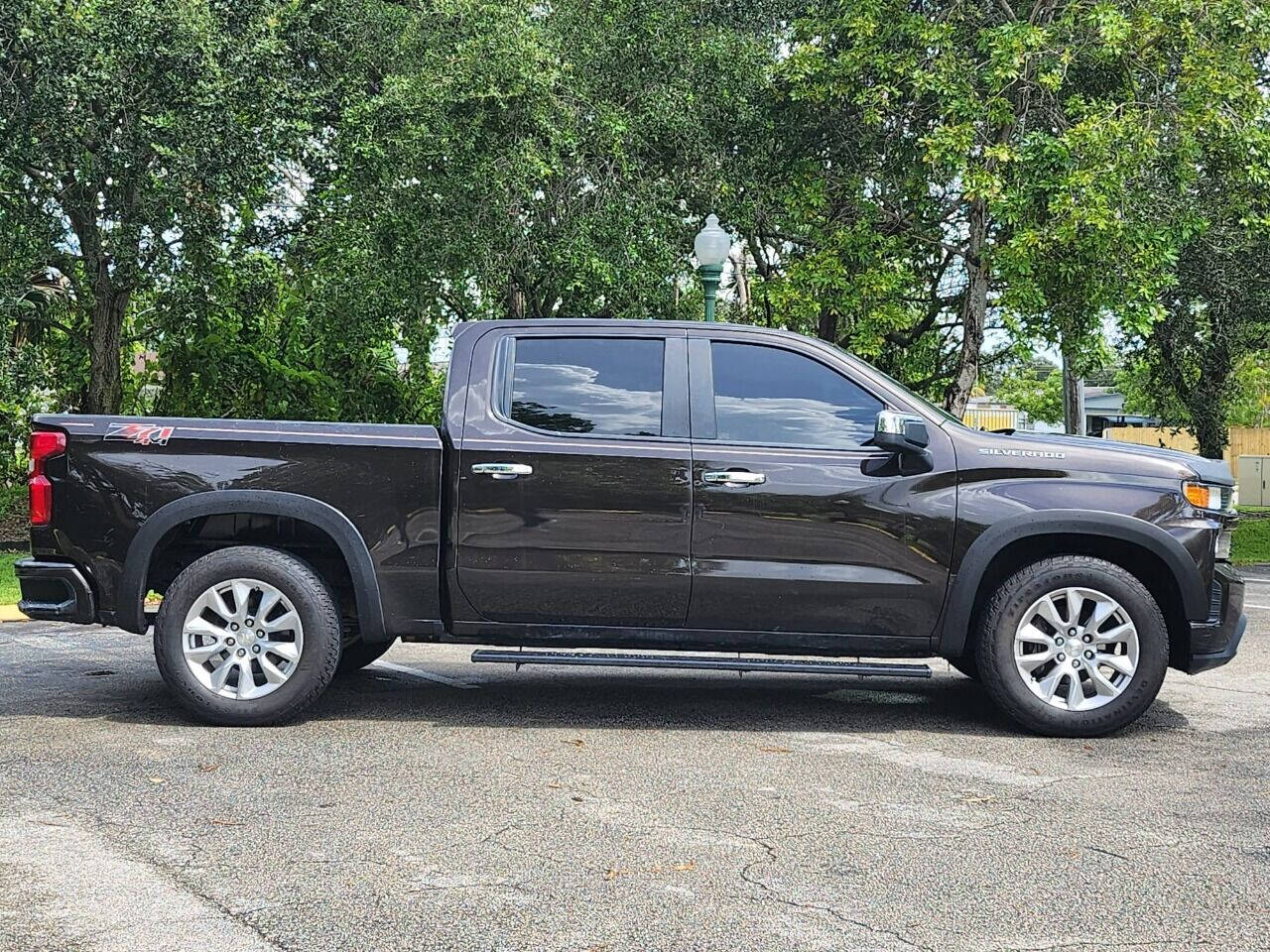 2019 CHEVROLET Silverado Pickup - $29,995