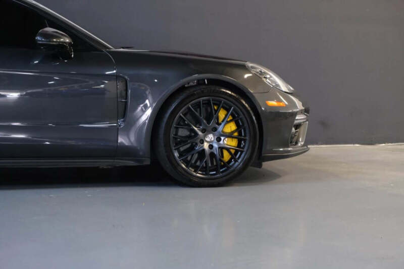 2018 Porsche Panamera Turbo Sport Turismo