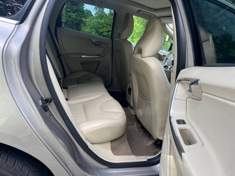2012 Volvo XC60 T6 Platinum