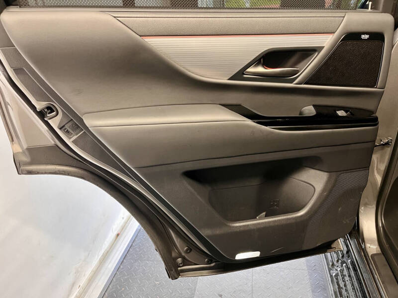 2024 Lexus LX 600 F SPORT Handling