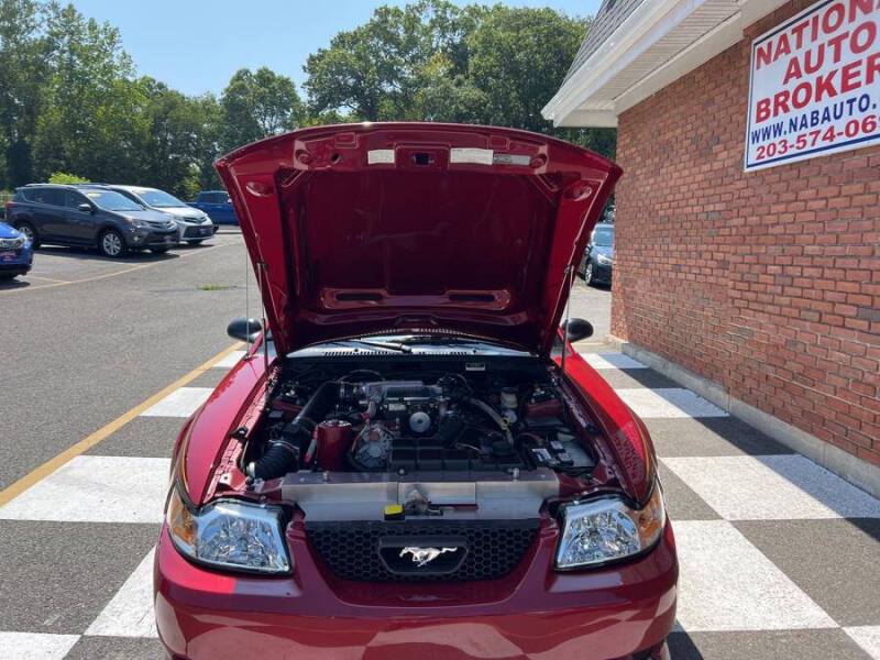 2004 Ford Mustang GT Deluxe