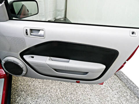 2006 Ford Mustang V6 Standard