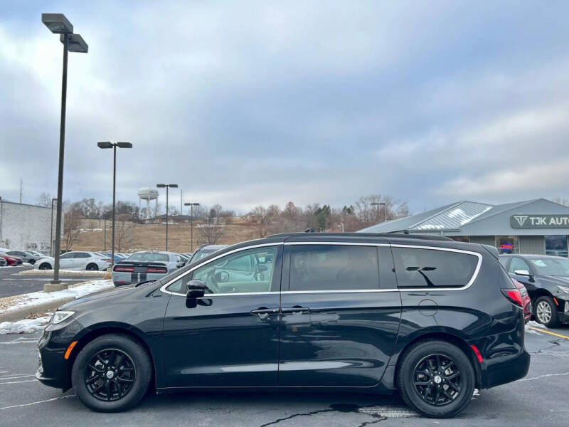 2022 Chrysler Pacifica Touring L