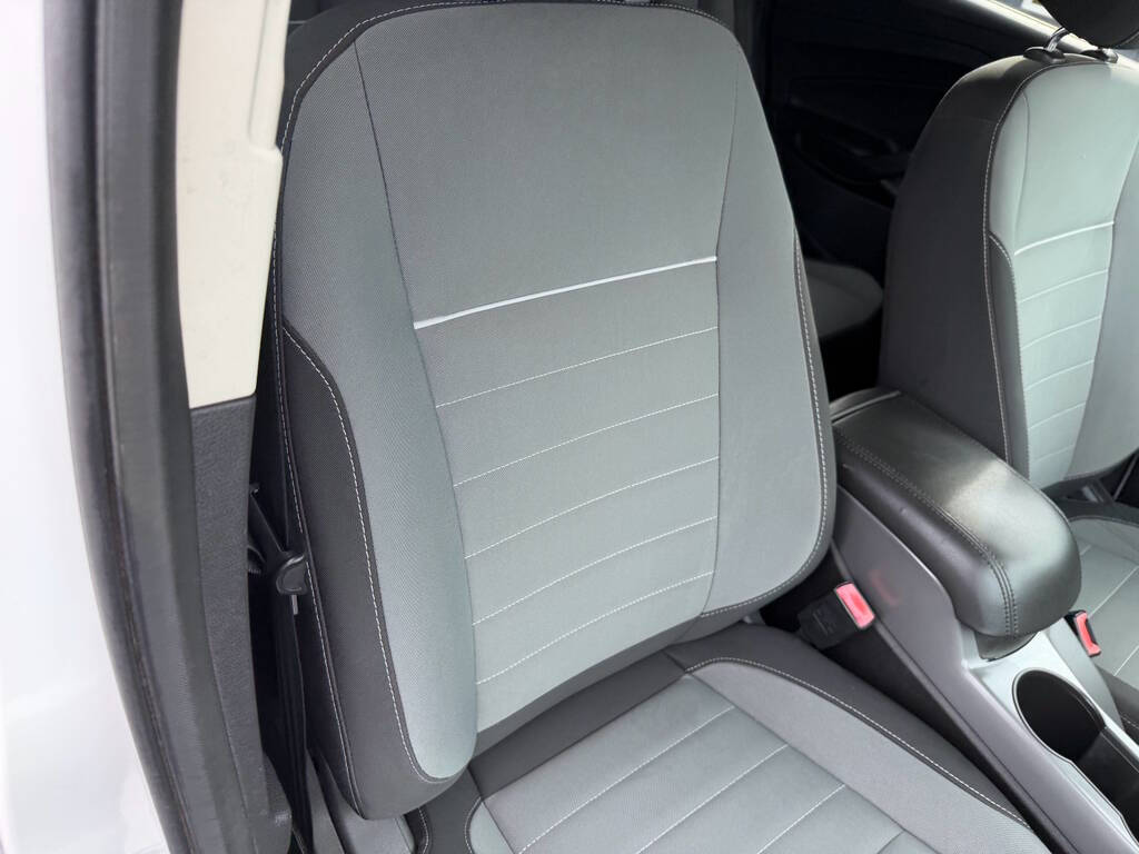 2013 Ford Escape 42