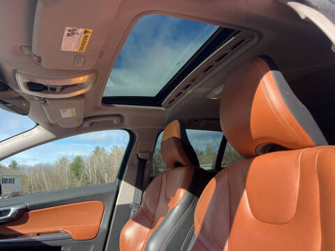 2015 Volvo V60 Cross Country T5 Platinum