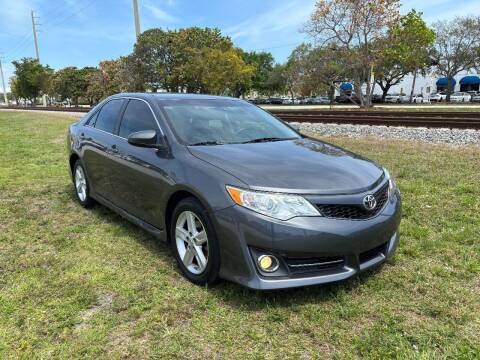2013 Toyota Camry for sale at UNITED AUTO BROKERS in Hollywood FL