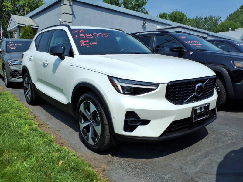 2026 Volvo XC40 B5 Plus