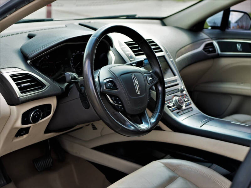 2017 Lincoln MKZ Select