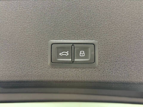 2019 Audi e-tron quattro Premium Plus