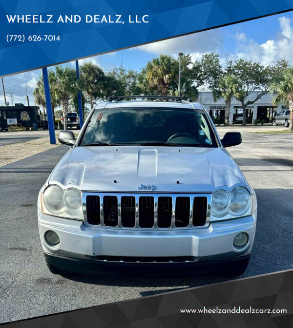2005 Jeep Grand Cherokee for sale at WHEELZ AND DEALZ, LLC in Fort Pierce FL