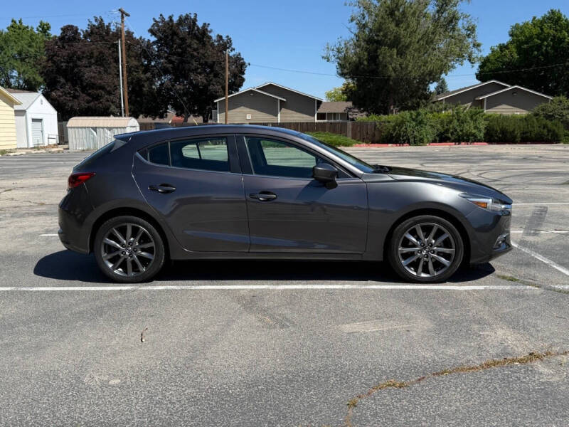 2018 Mazda MAZDA3 Grand Touring
