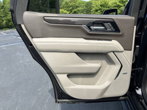 2025 GMC Yukon Elevation