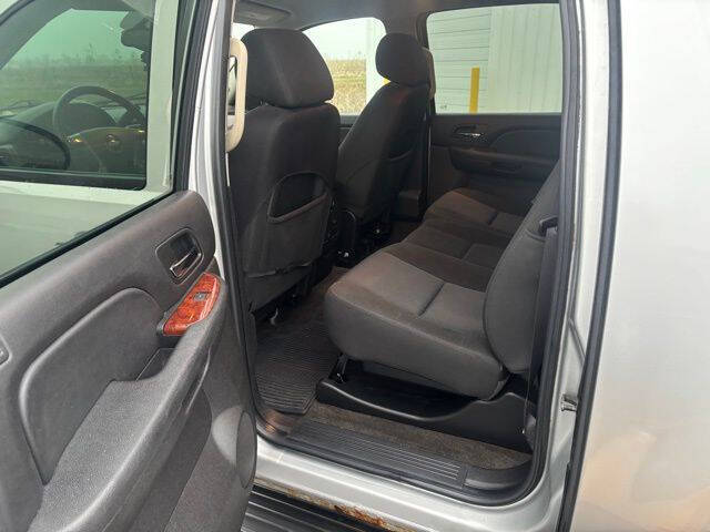 2011 Chevrolet Avalanche LS