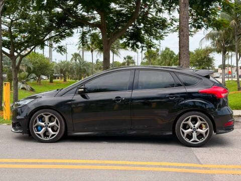 2017 Ford Focus ST