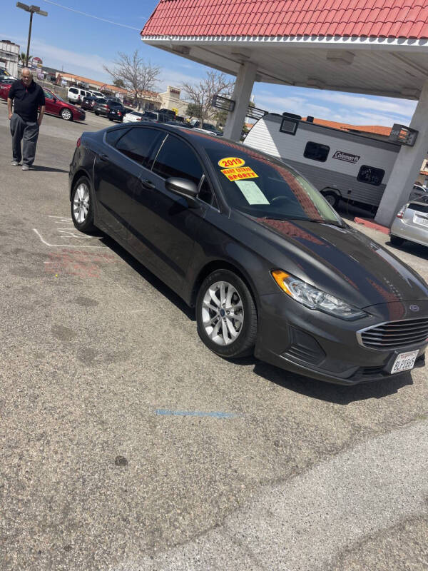 2019 Ford Fusion SE's photo
