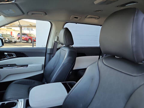 2024 Kia Carnival EX