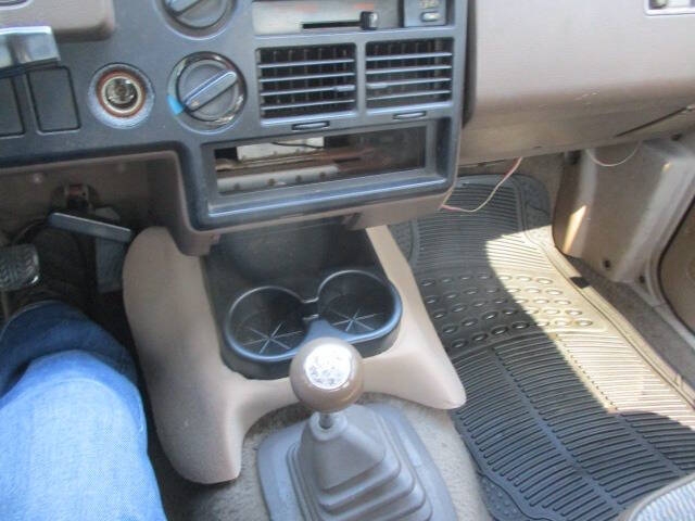 1987 Mazda B-Series B2000 LX