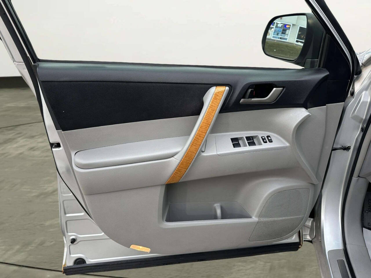 ToyotaHighlander Hybrid10