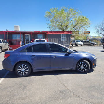 2014 Chevrolet Cruze for sale at GREAT CHOICE AUTO SALES LLP in Albuquerque NM