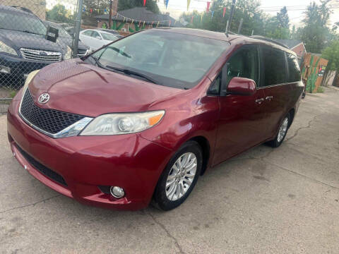 2011 Toyota Sienna XLE 7-Passenger Auto Access Seat